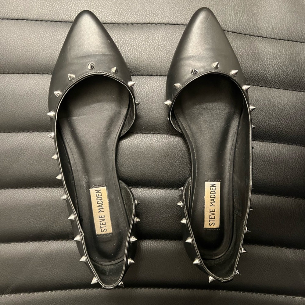 Steve Madden Black Flats
